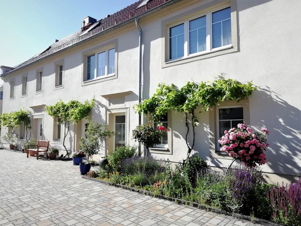 Ferienhof Graefe - 3-Seiten Hof Mit Grossem Garten, Pool & Sauna Meißen Exterior foto